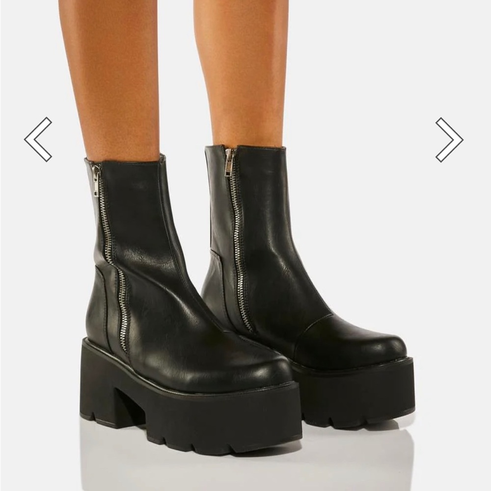 LA MODA PLATFORM “TELL ME LIES” BOOTS brand new never worn